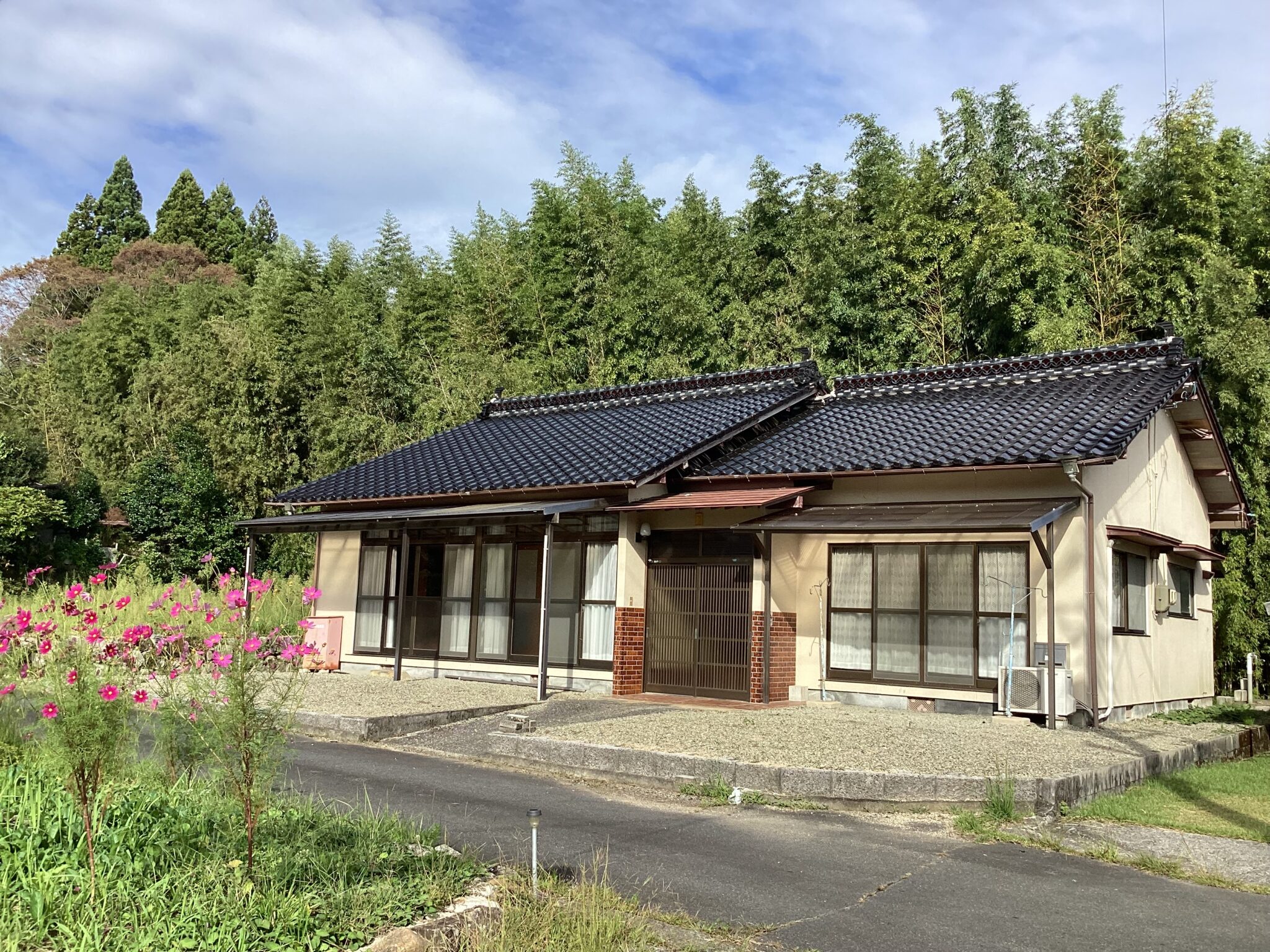 賀陽ICに近い高台の平屋 中古物件 農地付き|アイ・スマイル不動産株式会社